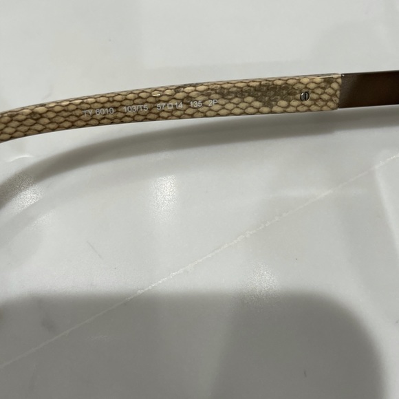 ❌SOLD❌ Tory Burch Snakeskin Aviator Sunglasses - Picture 10 of 10